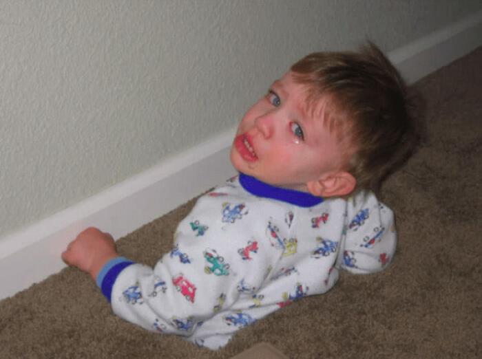 Aquella vez que descubrí cómo quitar la tapa del respiradero y me quedé atascado allí