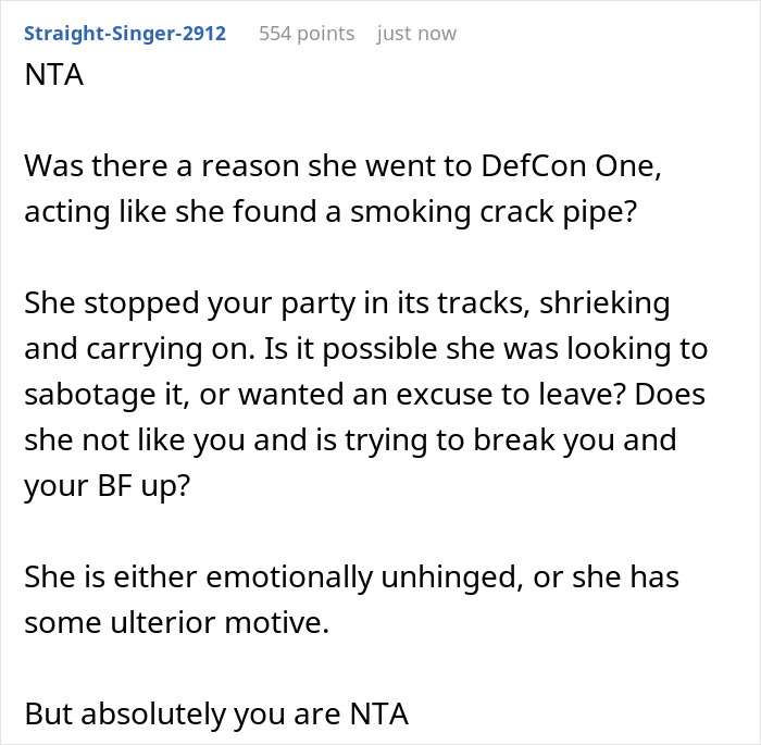 "I Looked At Her In Disbelief": 'Karen' Guest Throws A Fit At Christmas Gathering After Seeing Tampons In The Hosts' Bathroom