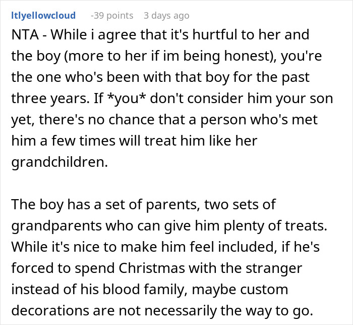 &ldquo;My Wife Refused To Drop It&rdquo;: Man&rsquo;s Family Refuses To Hang A Custom Christmas Stocking With Step-Grandchild&rsquo;s Name, So His Wife Refuses To Join Their Celebrations