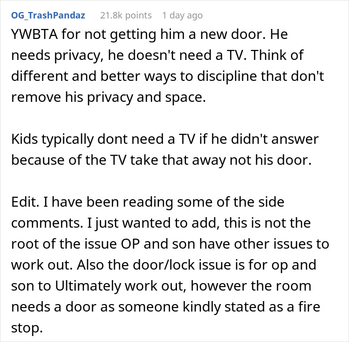 Mother Asks Whether She’s In The Wrong For Removing The Door To Her Son’s Room Indefinitely, The Internet Responds Mother Asks Whether She’s In The Wrong For Removing The Door To Her Son’s Room Indefinitely, The Internet Responds