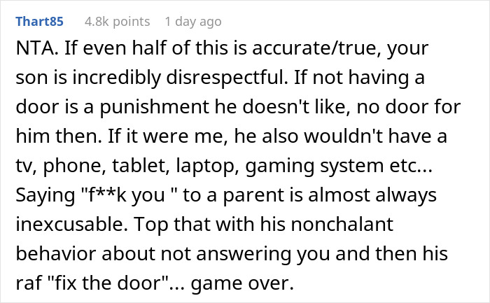 Mother Asks Whether She’s In The Wrong For Removing The Door To Her Son’s Room Indefinitely, The Internet Responds Mother Asks Whether She’s In The Wrong For Removing The Door To Her Son’s Room Indefinitely, The Internet Responds