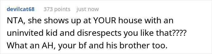 "I Looked At Her In Disbelief": 'Karen' Guest Throws A Fit At Christmas Gathering After Seeing Tampons In The Hosts' Bathroom