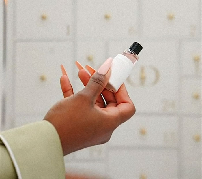 "Day 24 Should Have Been A Full Refund!": The Internet Slams Dior After Woman Shows What's Inside Their $3,500 Advent Calendar