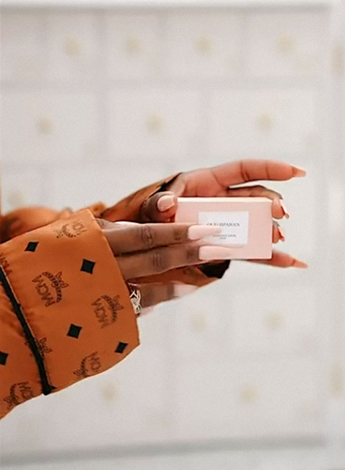 "Day 24 Should Have Been A Full Refund!": The Internet Slams Dior After Woman Shows What's Inside Their $3,500 Advent Calendar