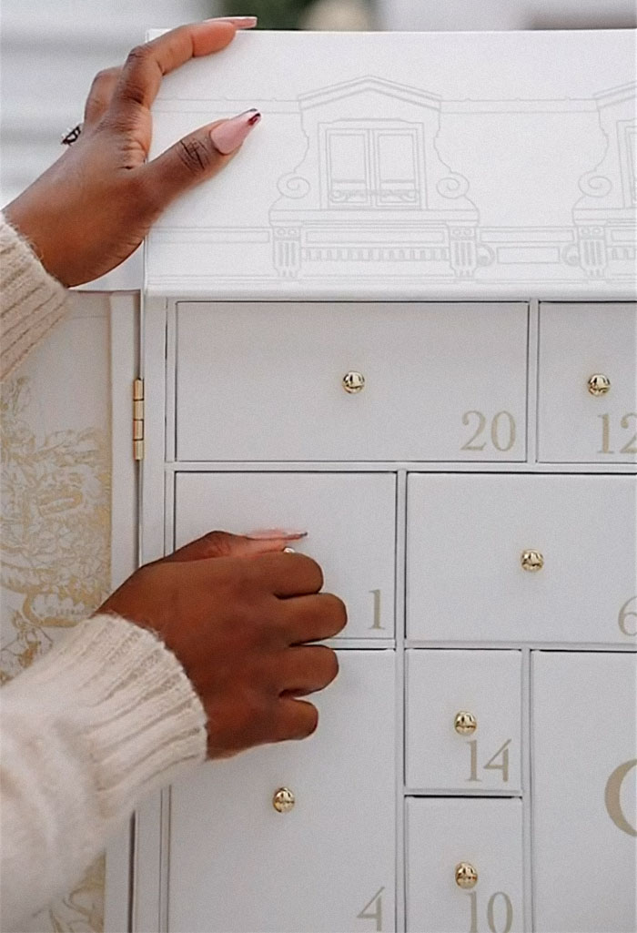 "Day 24 Should Have Been A Full Refund!": The Internet Slams Dior After Woman Shows What's Inside Their $3,500 Advent Calendar