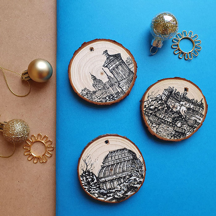 Soy ilustradora de tinta y hace poco probé hacer adornos de Navidad