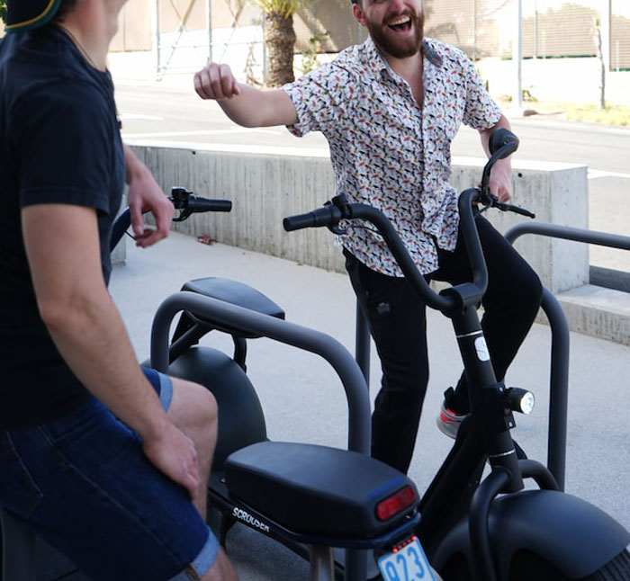 Women Are Sharing Their Exes' Seemingly Harmless Personality Traits That Ended Up Being The Reddest Flags Of Them All (30 Posts)