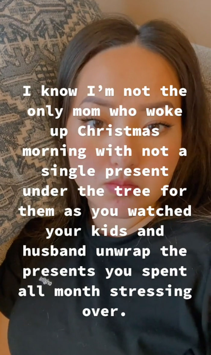Woman Upset She Didn't Get Any Christmas Gifts After Going Out Of Her Way To Get Presents For Everybody Else