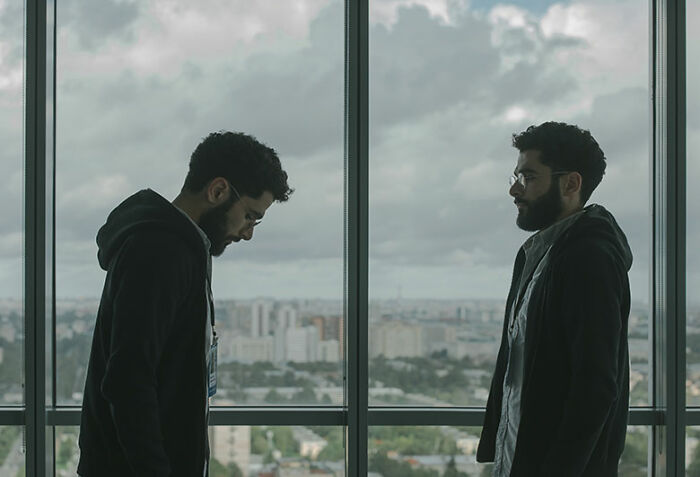 21 Identical Twins Reveal The Most Memorable Times They Switched Places And Fooled Everyone