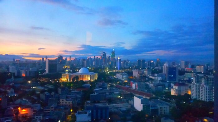 National Monument At Dawn From 29th Floor