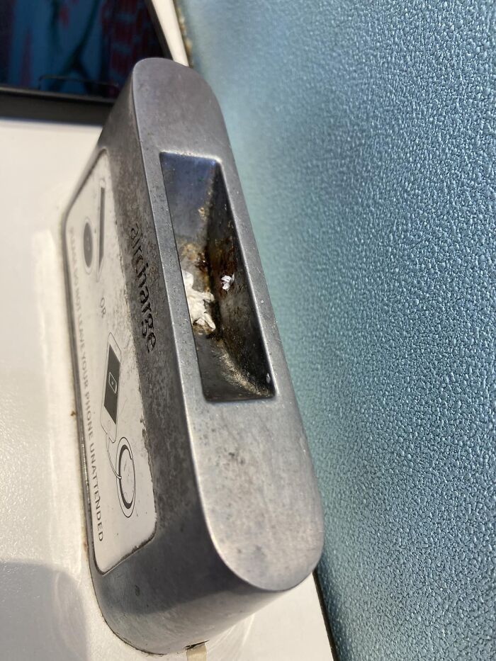 Phone Charging Point In Mcdonald’s