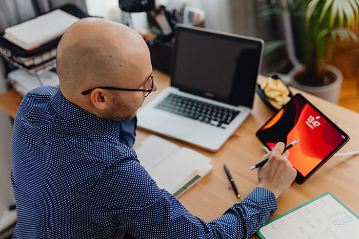 “What Is The Most Surprising Thing You Learned When You Started Living With A Man?”: 30 Women Share What Shocked Them