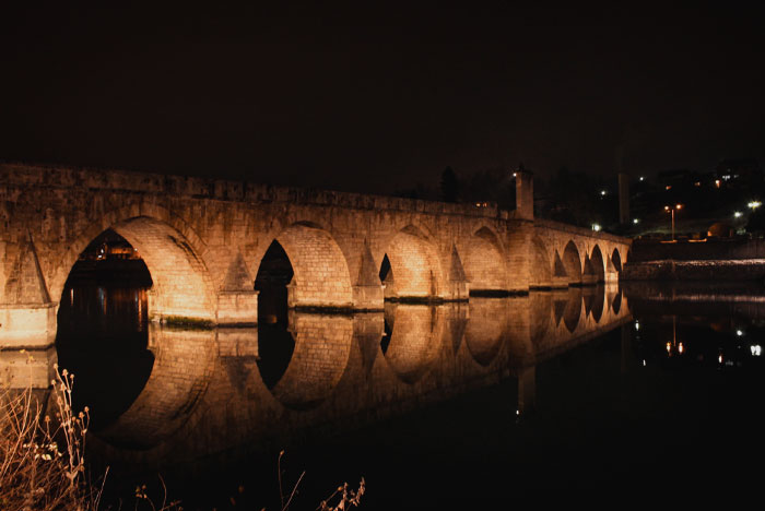 Mehmed Paša Sokolović bridge at night