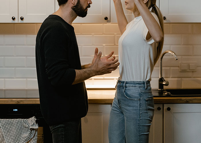 30 People Share Times They Caught Their Partner Cheating And They Gave The Most Ridiculous Excuse