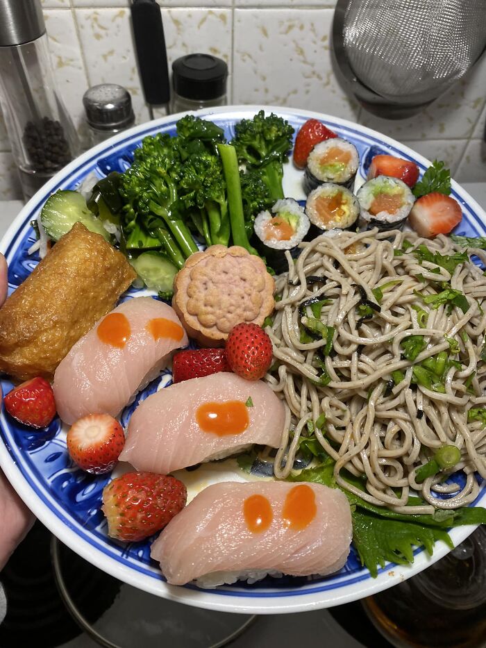 People-Sharing-Dishes-Rate-My-Plate