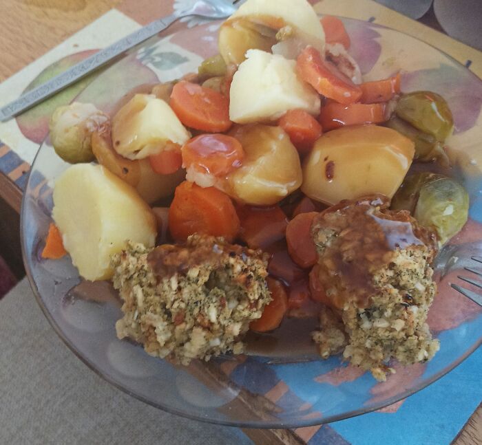 People-Sharing-Dishes-Rate-My-Plate