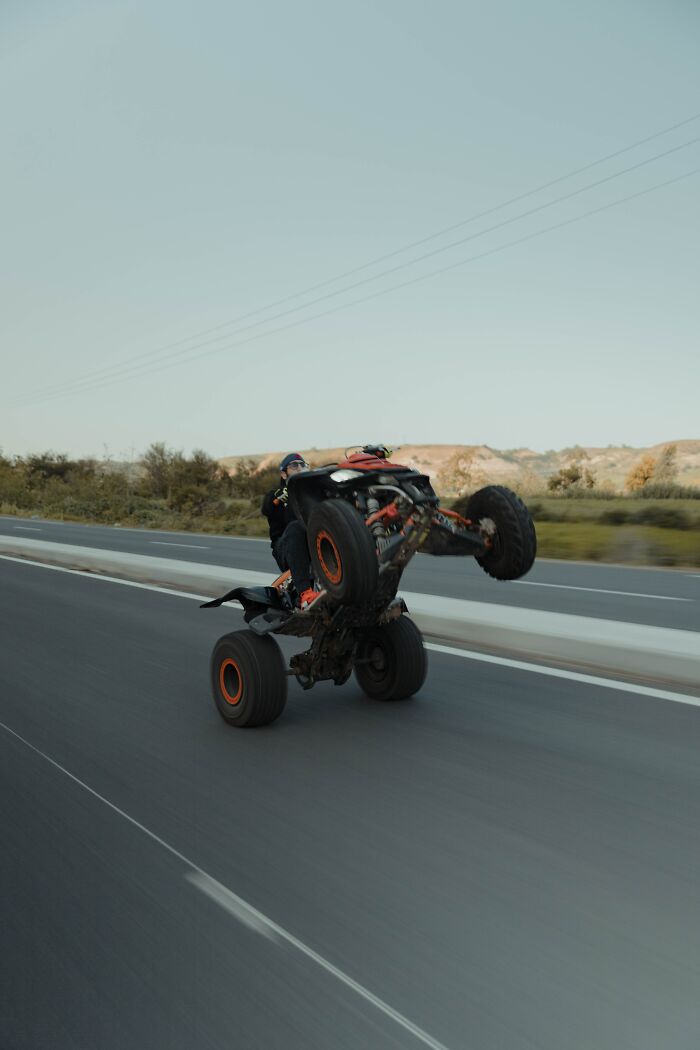 “What Screams Insecurity But Most People Don’t Realize It?” (30 Answers)