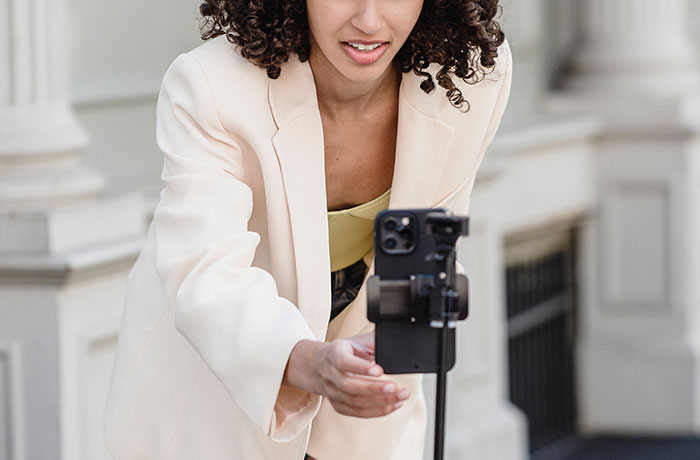 Person Has Had Enough Of Influencers Treating Public Spaces Like Their Private Studio, Dedicates Vacation To Ruining Their Photos