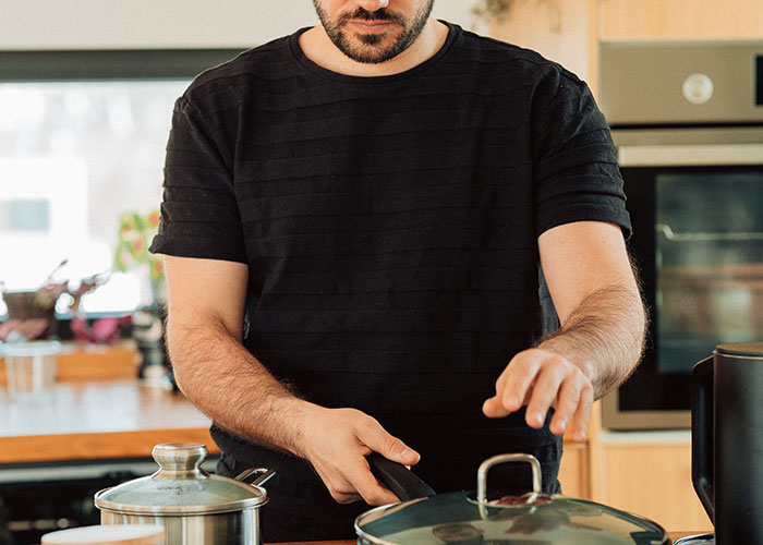 The Internet Applauds This Guy For Standing Up To His Sister And Her "Picky" Children During Christmas Dinner