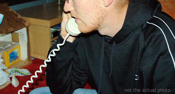 Customer Calls This Restaurant In Front Of Staff When They Said The Discount Applies Only To Phone Orders