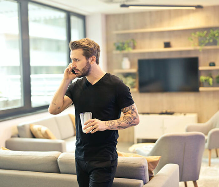 "Grandma Asked If I Was Pregnant": 30 People Open Up About What Ruined Their Christmas