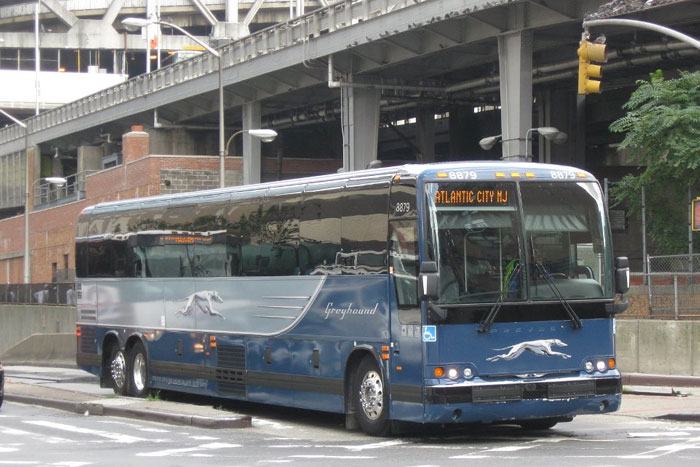 "Grandma Asked If I Was Pregnant": 30 People Open Up About What Ruined Their Christmas