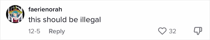 Employees Are Roasting This Cafe's "No Chairs" Policy, The Video Goes Viral With Over 142K Views