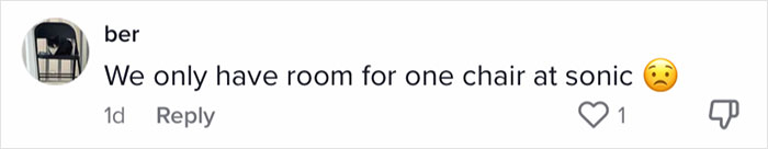 Employees Are Roasting This Cafe's "No Chairs" Policy, The Video Goes Viral With Over 142K Views