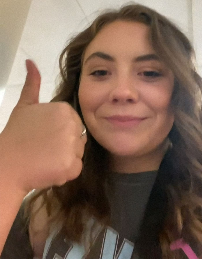 13 Random Strangers Rented A Van Together To Go On A Road Trip After Their Flight Got Canceled And Here's How It Went