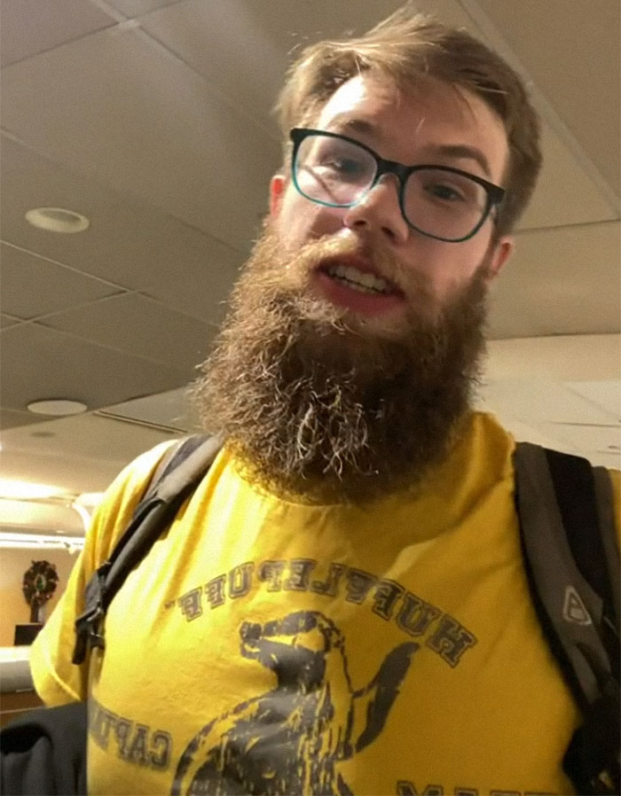 13 Random Strangers Rented A Van Together To Go On A Road Trip After Their Flight Got Canceled And Here's How It Went