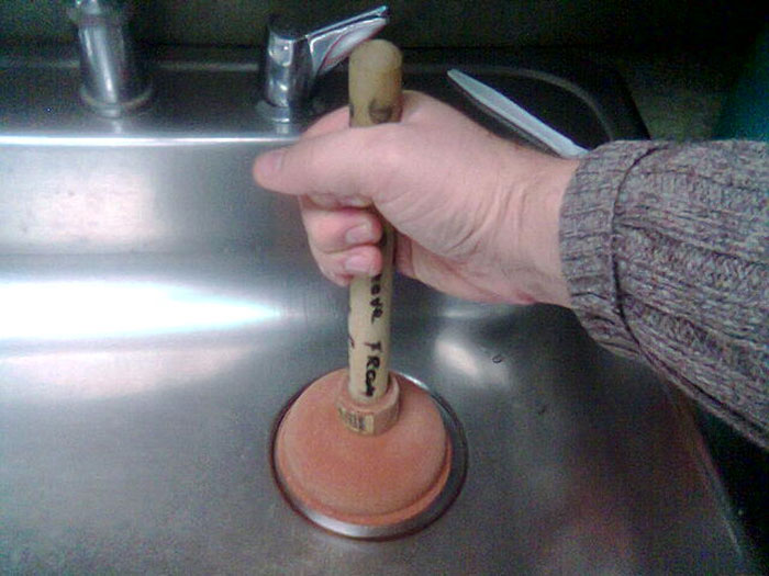 30 People Share Things That Are Not Worth It Or Even Dangerous To Buy Secondhand