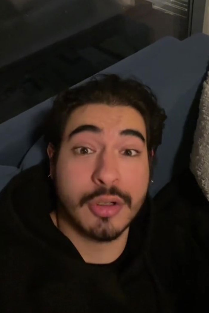 Guy Is Sick And Tired Of Servers Who Keep Slamming Non-Tipping Customers, Gives Them A Reality Check