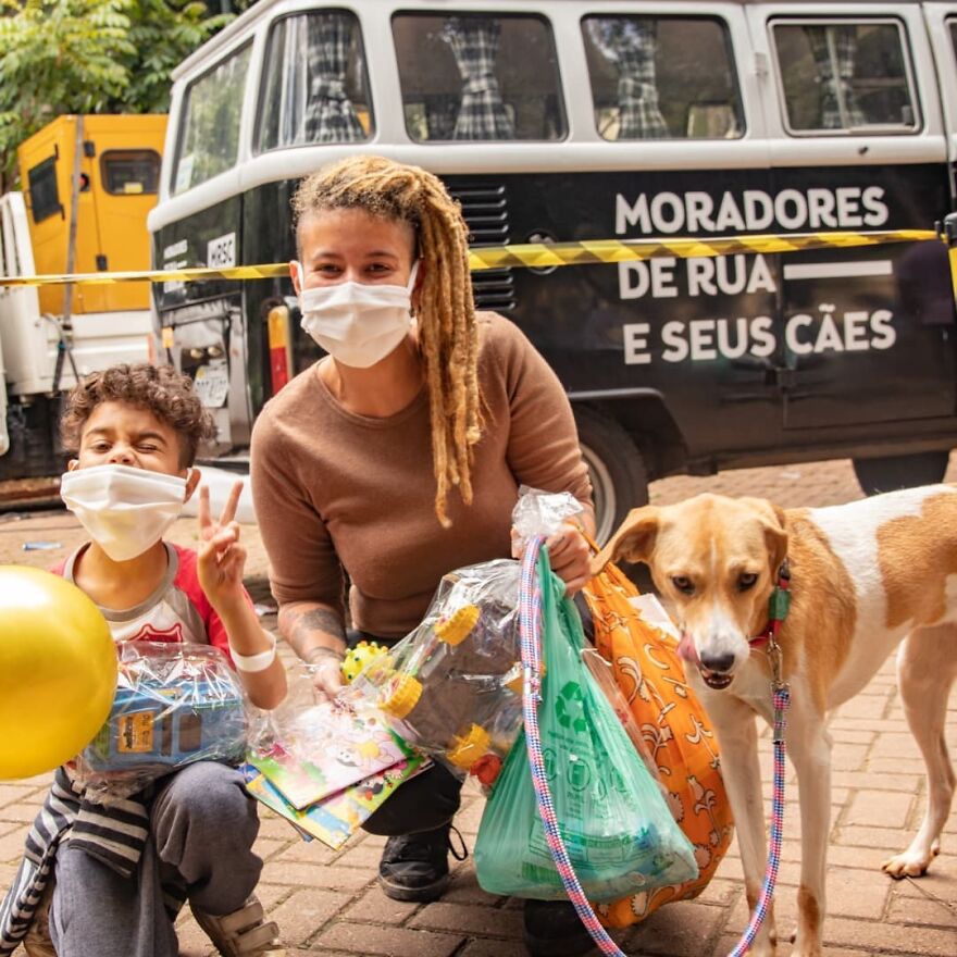 In Brazil, Dogs Make Homeless Children's Lives A Little Less Sad (30 Pics)