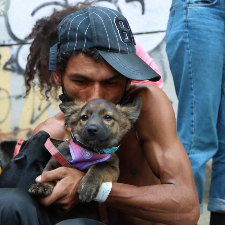 In Brazil, Dogs Make Homeless Children's Lives A Little Less Sad (30 Pics)