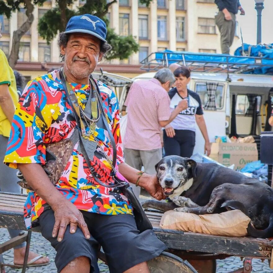 In Brazil, Dogs Make Homeless Children's Lives A Little Less Sad (30 Pics)