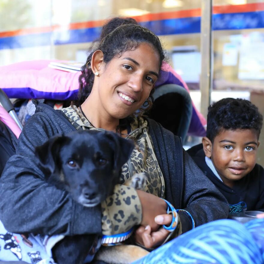 In Brazil, Dogs Make Homeless Children's Lives A Little Less Sad (30 Pics)