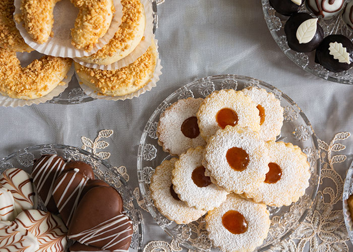 30 Weird And Disturbing Rules Parents Had Their Children Follow