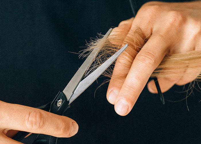 30 Weird And Disturbing Rules Parents Had Their Children Follow