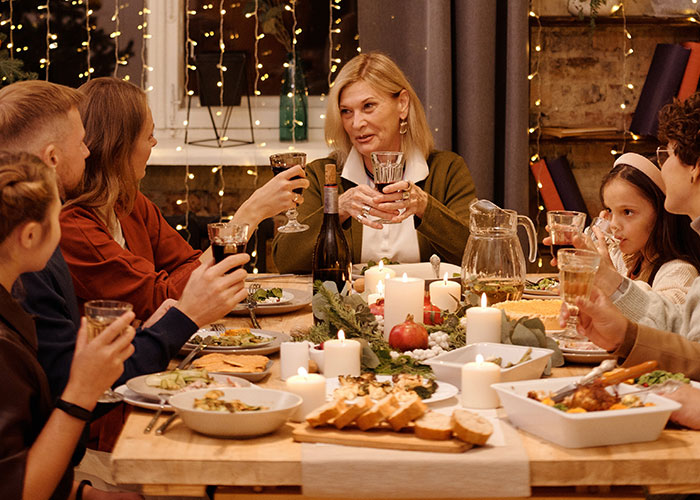 30 Weird And Disturbing Rules Parents Had Their Children Follow