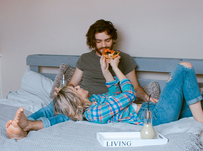 40 Wholesome "Green Flags" That People Noticed In Their Dates That Made Them Want To Go On Another Date