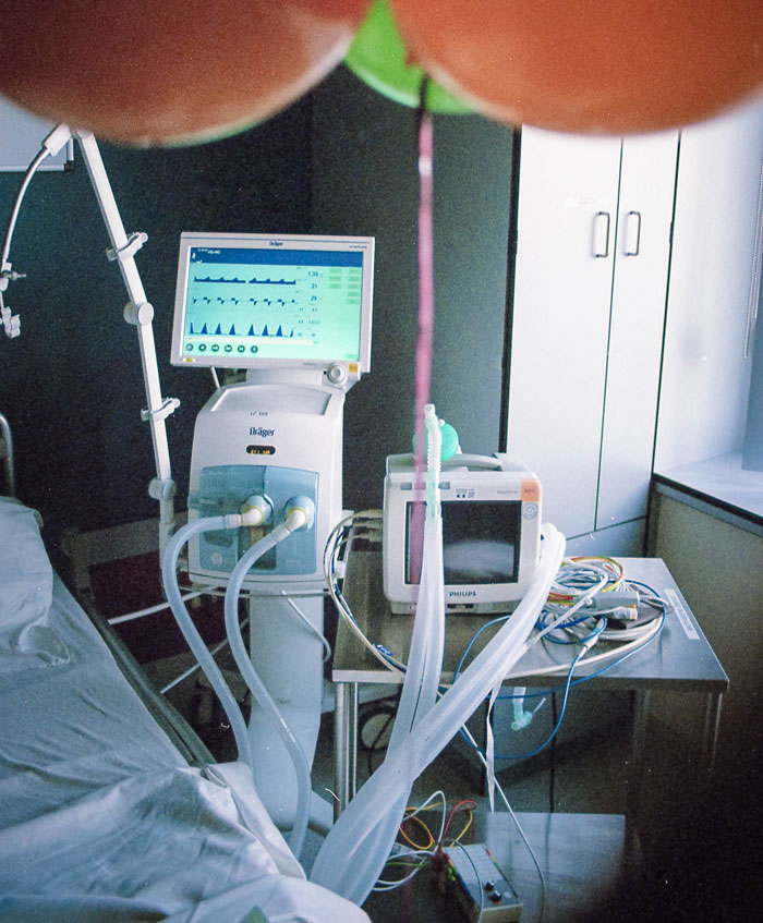 Dad Posts How He Had To Choose Work Over His Sick Baby In Hopes For Compassion And Support, Gets A Reality Check Instead