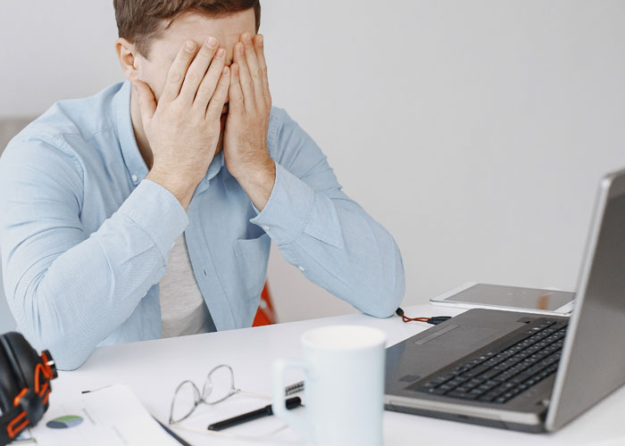 "You've Got To Be Kidding Me": Guy Finds Exact Job Position He Had 14 Years Ago, Points Out It Pays Exactly The Same Salary "You've Got To Be Kidding Me": Guy Finds Exact Job Position He Had 14 Years Ago, Points Out It Pays Exactly The Same Salary