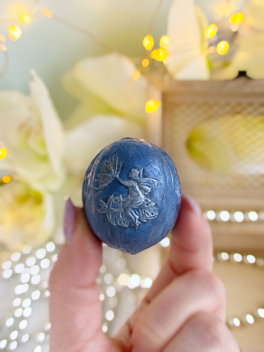 I Create Tiny Worlds Inside Walnut Shells (21 Pics)