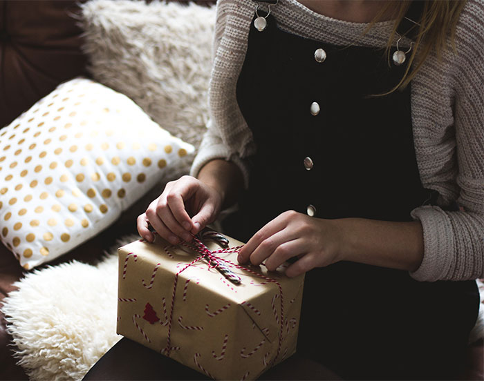 Person Goes To Celebrate Christmas With Fianc&eacute;'s Family For The First Time, Loses It After Getting 18 Pieces Of Coal As Gifts