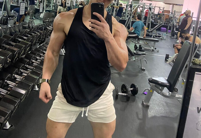 35 Acciones de hombres intentando impresionar a mujeres que consiguen exactamente lo contrario