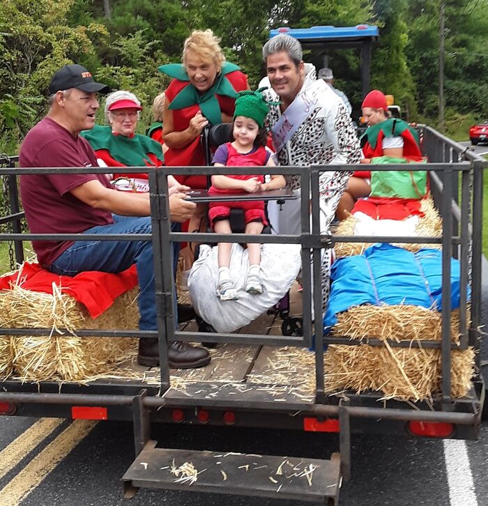 Tomato Hats And Tomatoes For Tomato Festival In Woodleaf Nc