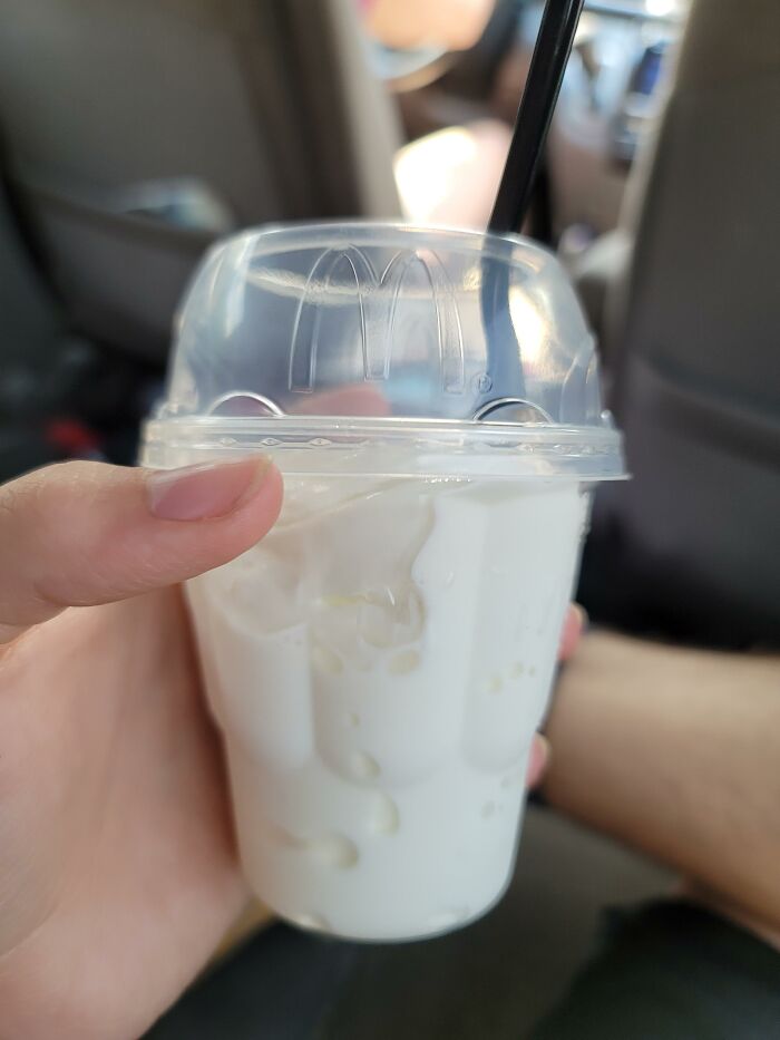 "99.9% Of The Time The Ice Cream Machine Is Not Broken": McDonald's Employee Reveals 12 Secrets The Company Doesn't Want Customers To Know