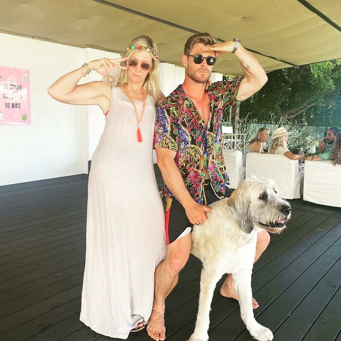 Chris Hemsworth With His Mother Leonie Hemsworth
