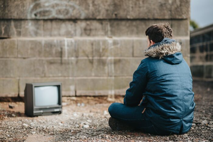 Person Asks "What Fact Is Ignored Generously?" And 30 Folks Online Deliver