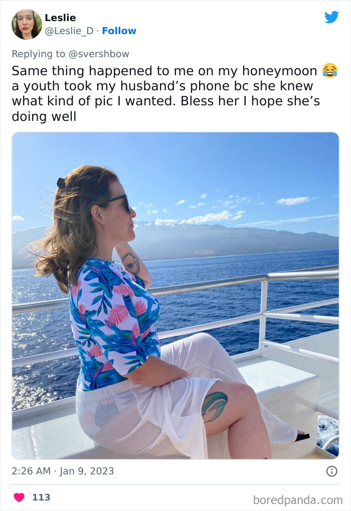 Gen-Z-vs.-Millenials-Taking-Pictures